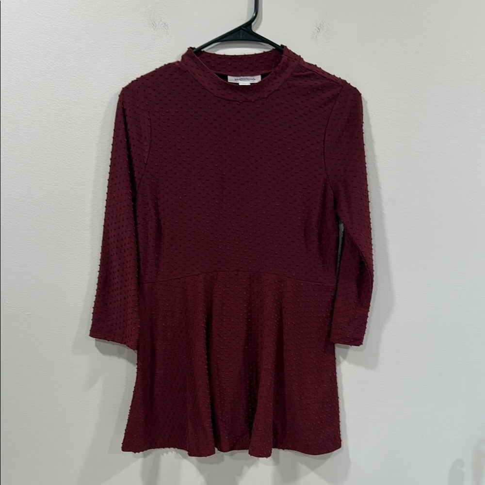 Motherhood Maternity Maroon Textured Top Size Small EUC